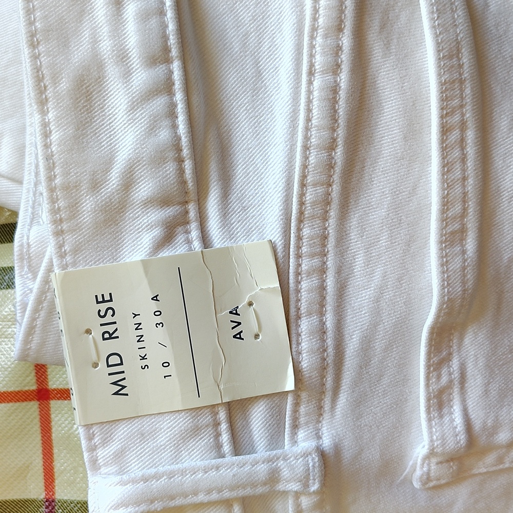 Lucky Brand Ava Mid Rise Jeans - Picture 11 of 11